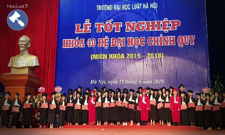 Trường Đại học Luật Hà Nội trao bằng tốt nghiệp cho hơn 1.800 tân cử nhân